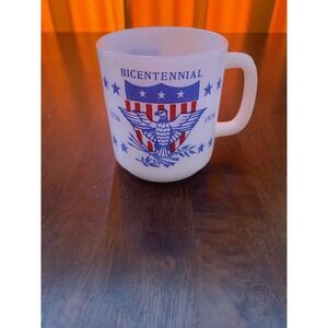 Vintage Milk Glass Bicentennial Coffee Mug Cup USA 1776 1976 Glasbake Americana